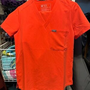 Figs Scrubs fiery coral set. XS top, small tall bottoms